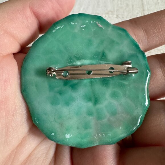 Resin Coated Sand Dollar Pin Brooch - Picture 2 of 8